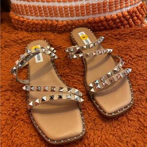 Steve Madden Studded Skyler Flat Sandal Size 8 NWOT